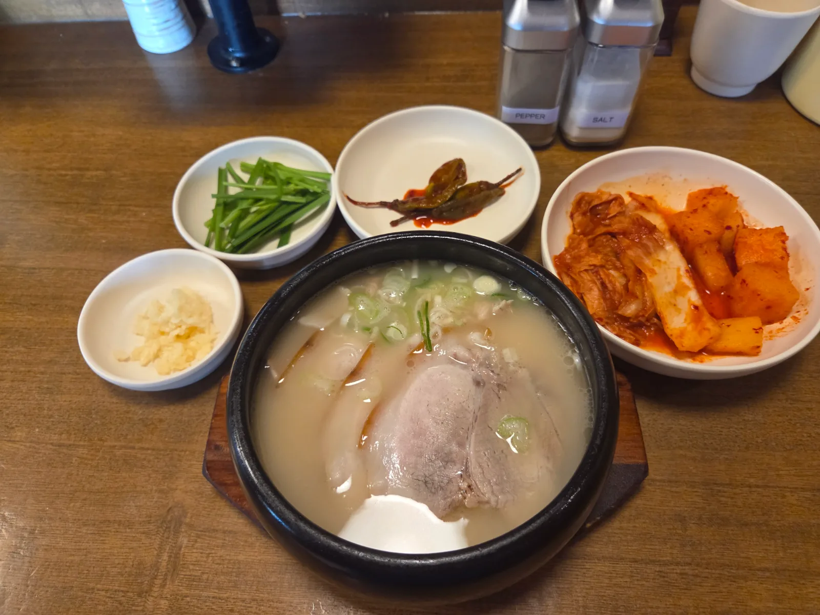 Anmok Seongsu, a Busan-style pork soup place near Seongsu Station - 3