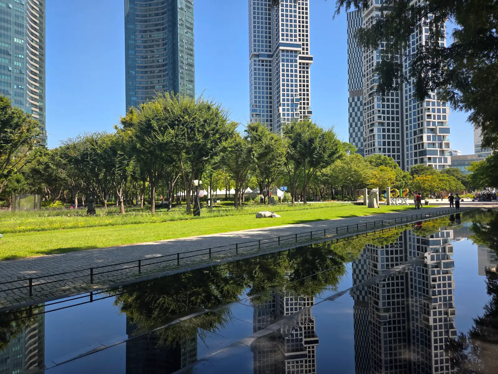 🌳 The Complete Guide to Seoul Forest — The Huge Urban Forest Next to Seongsu-dong, and How Foreigners Can Easily Walk and Rest There - 3
