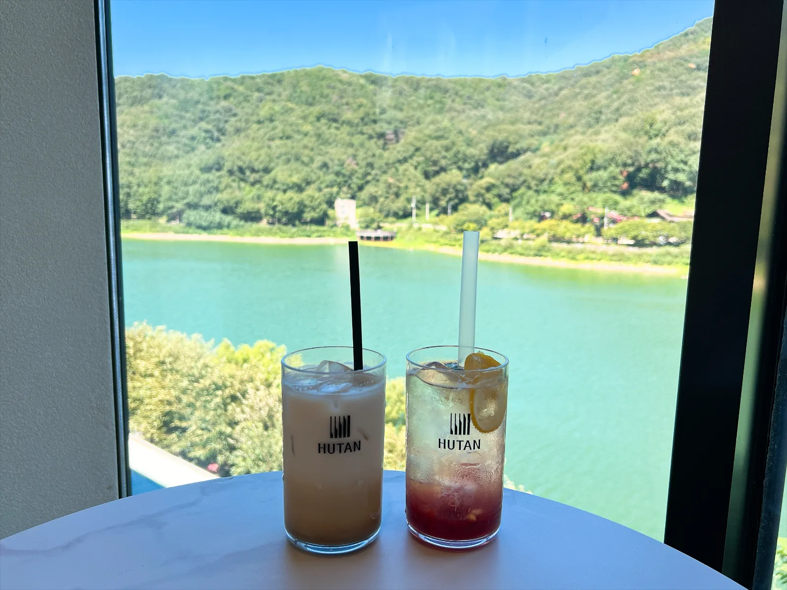 Hutan, a huge bakery café by Onam Reservoir in Namyangju, with our baby in tow - 2