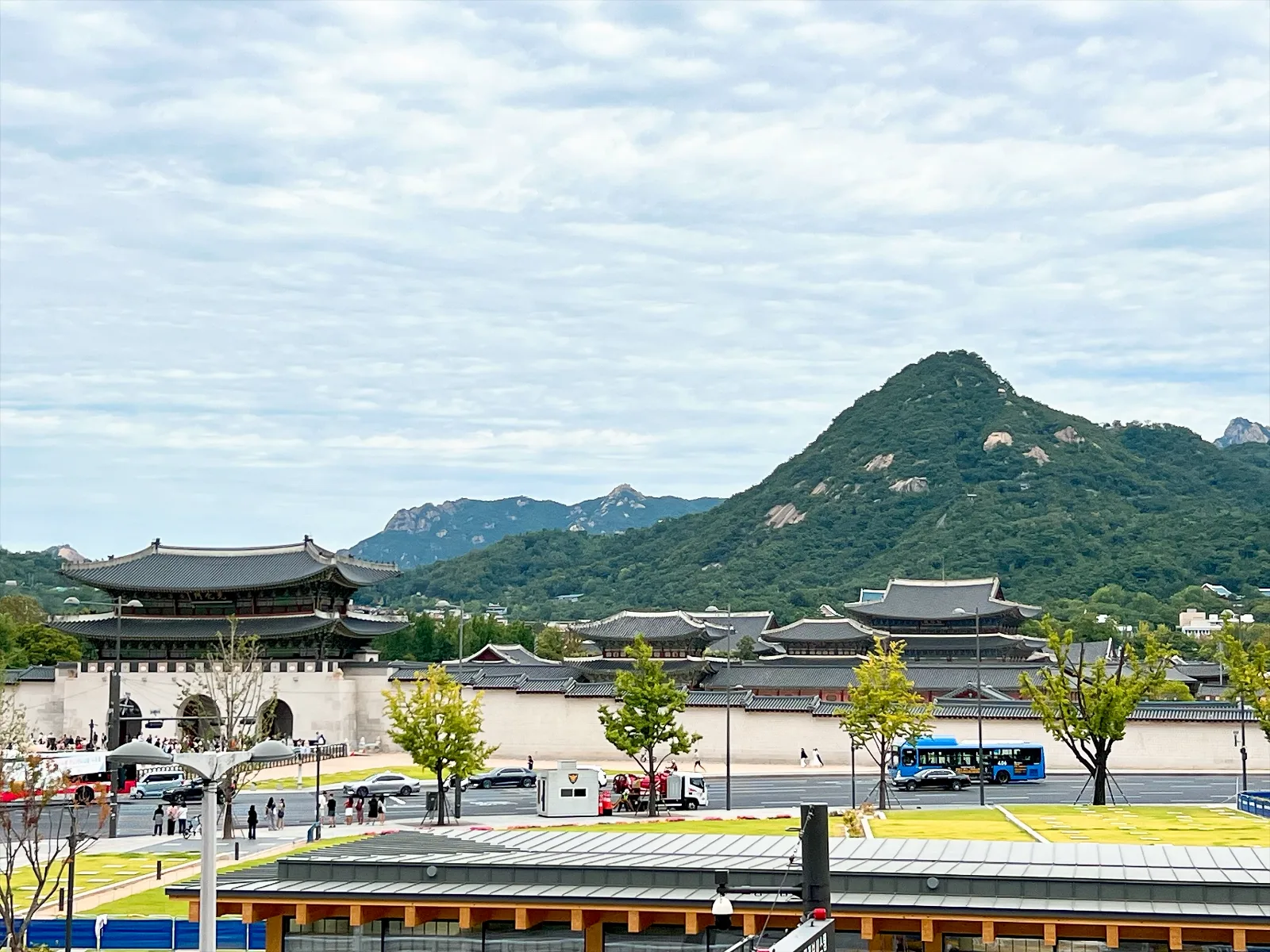 A Day Trip Around Anguk Station for Caffeine-Loving Pedestrians👣 - 1